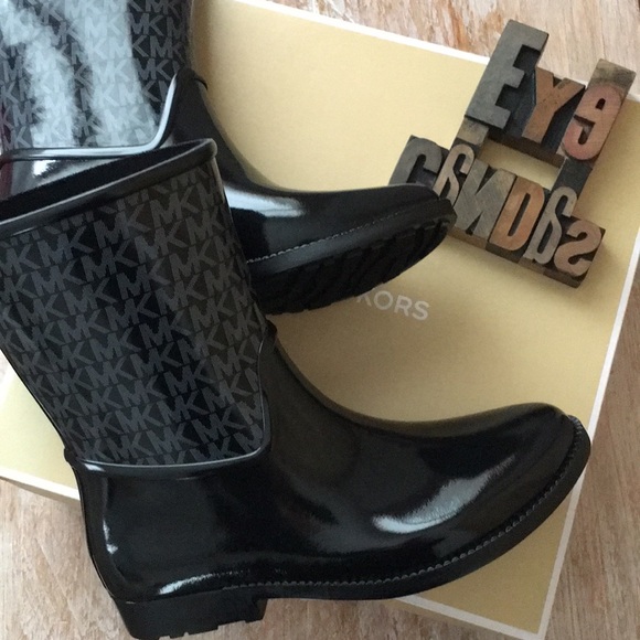 michael kors sutter rain boots